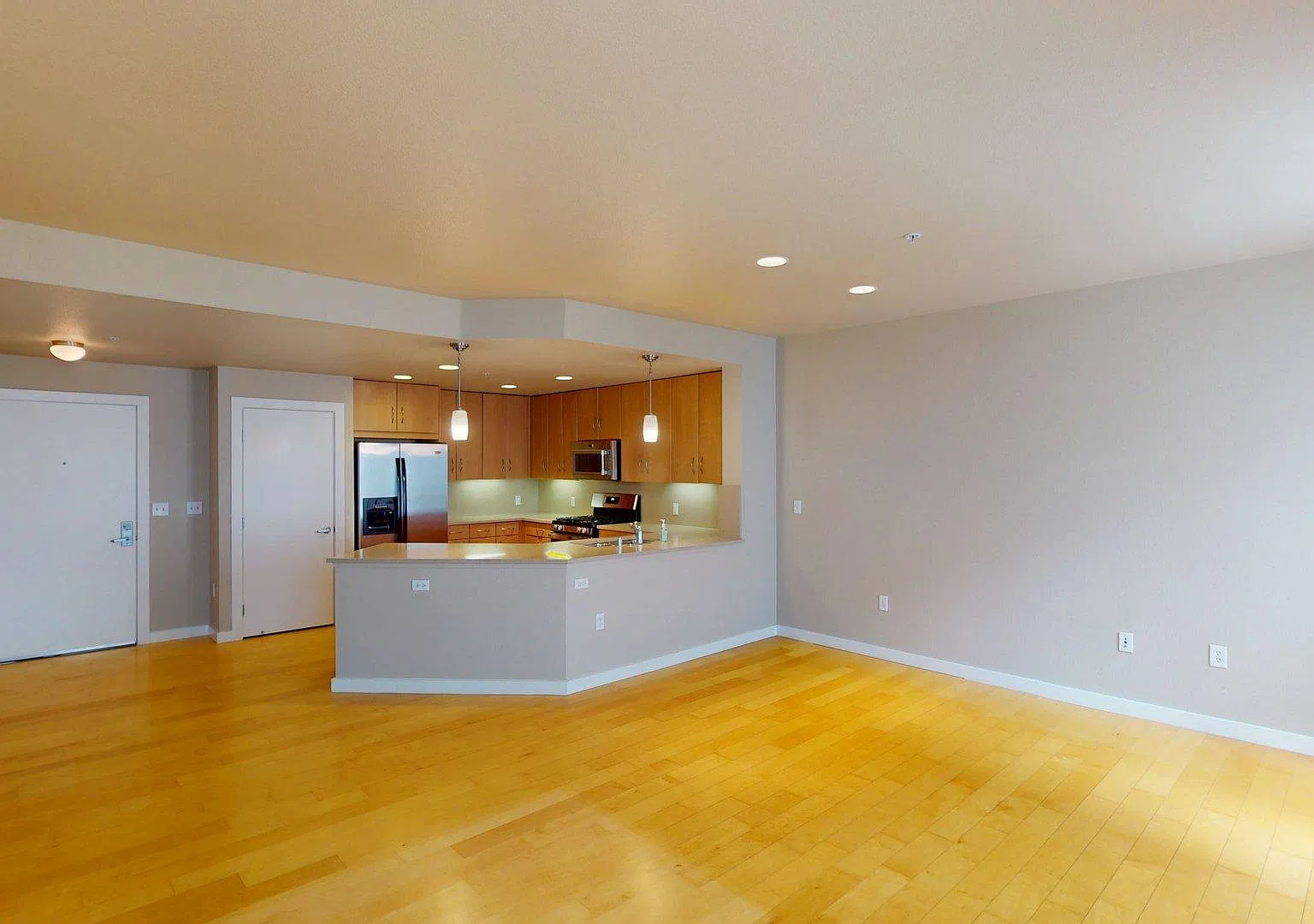1 bed, 861 sqft, $2,600 — Photo 4