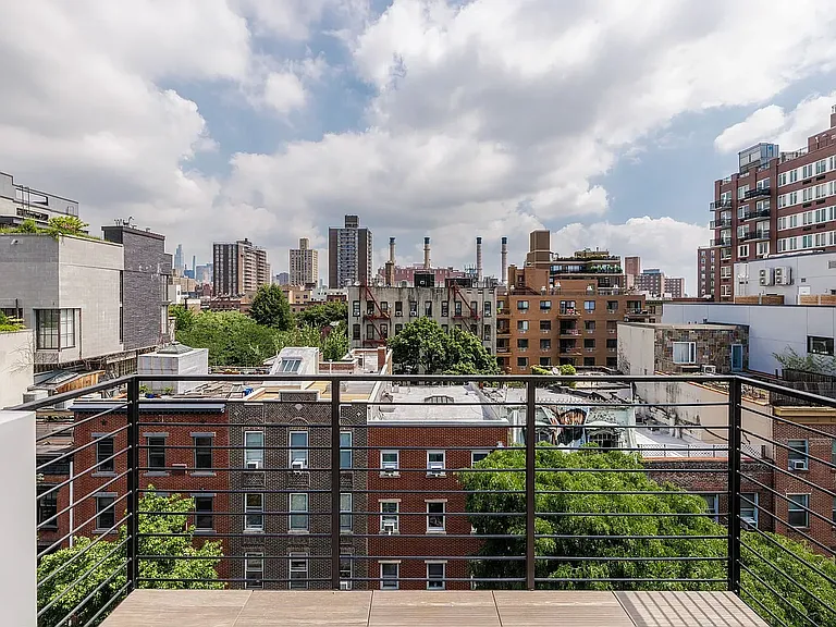 268 E 7th St #Penthouse 6 — Photo 17