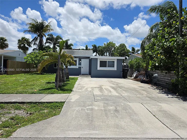 5225 NE 4th Ave — Photo 1