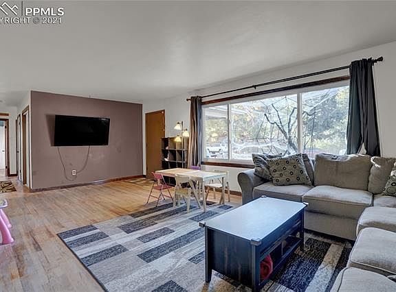 5th image of 1514 Hollyhock Dr