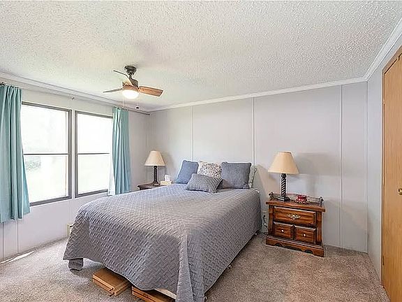 4th image of 10 Hickory St