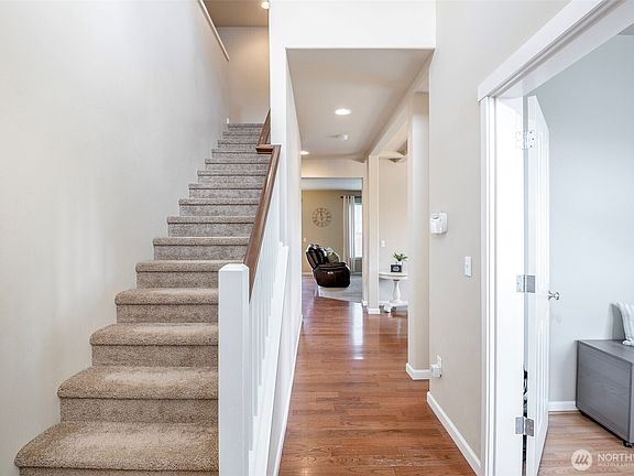 4th image of 4303 Rigi Street SE