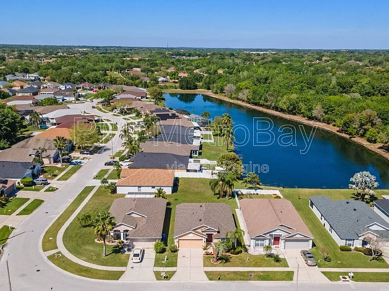 1010 Summer Breeze Dr — Photo 42