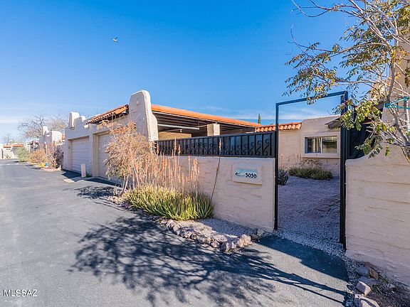 2nd image of 3039 S Sierra Villas Dr