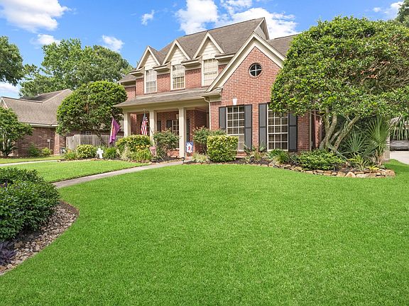 4th image of 3534 Shady Village Dr