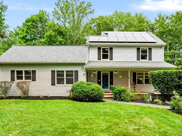 66 N High St, Foxboro, MA 02035