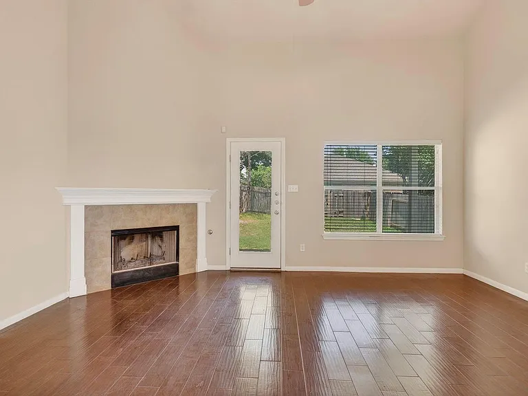 4489 Western Lake Dr — Photo 7