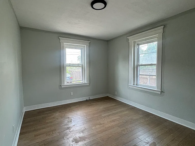 648 Ferry St #3 — Photo 6