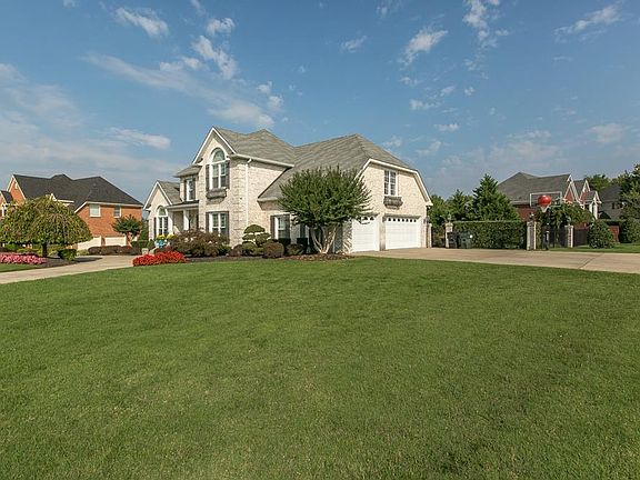 2nd image of 2224 Oakleigh Dr