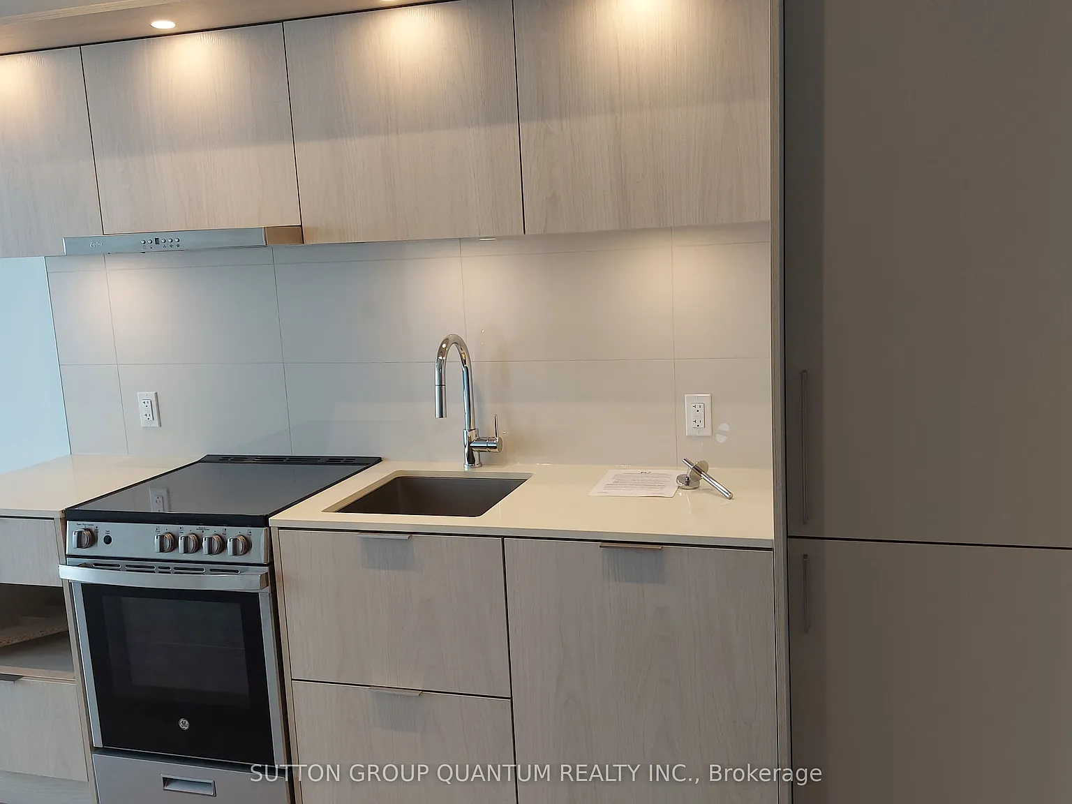 2 bed, $2,450 — Photo 2