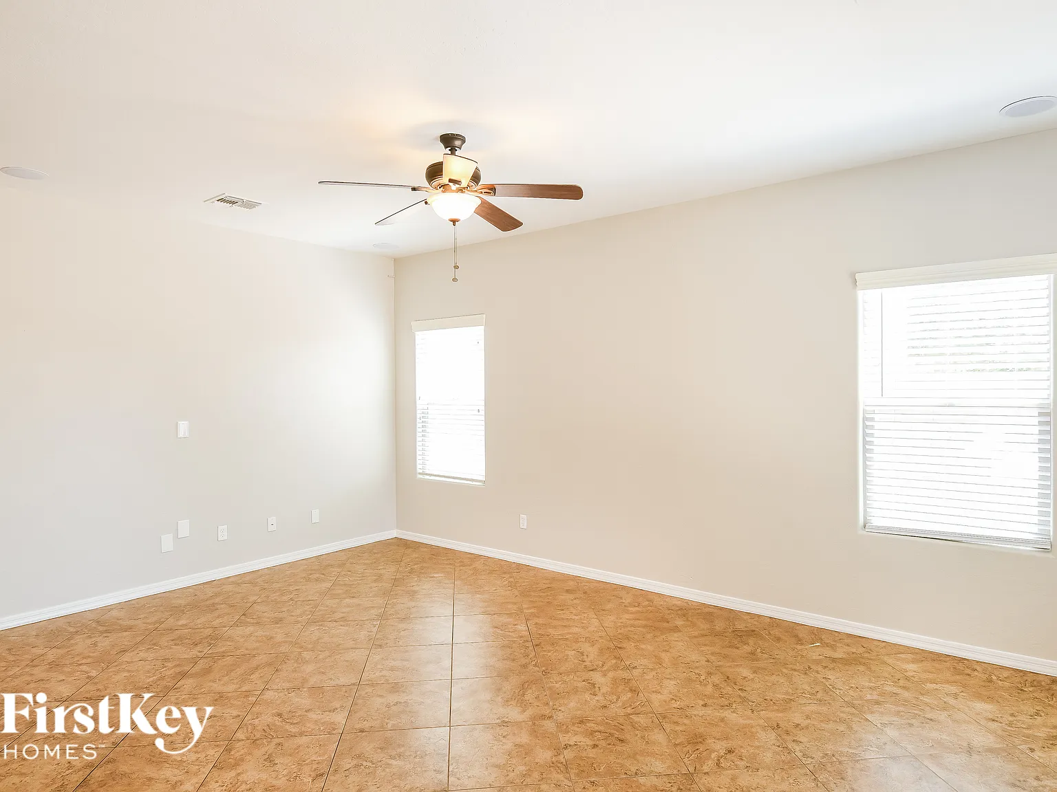 3 bed, 2.5 bath, 2454 sqft, $3,000 — Photo 4