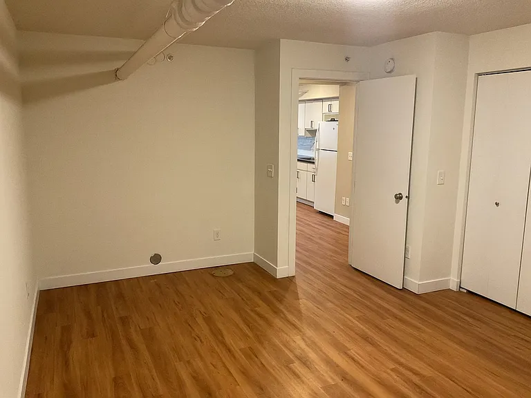 451 Fairview Ave N — Photo 14