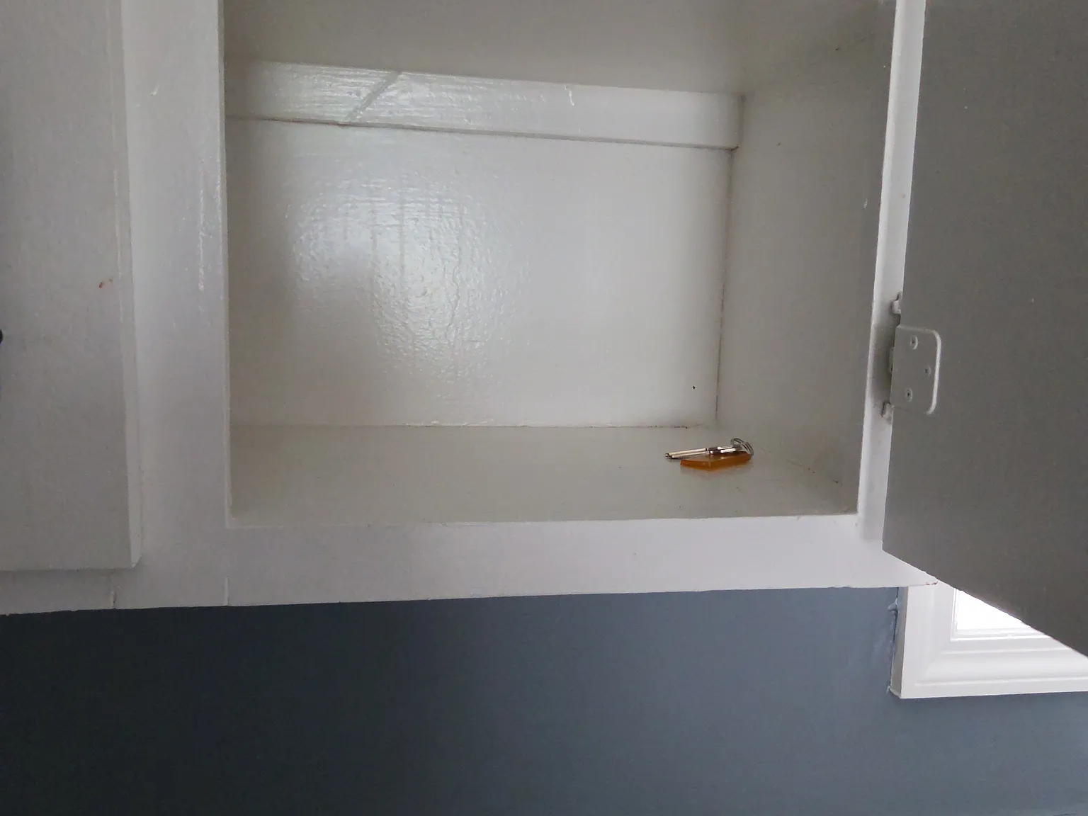 2 bed, 700 sqft, $1,200 — Photo 2