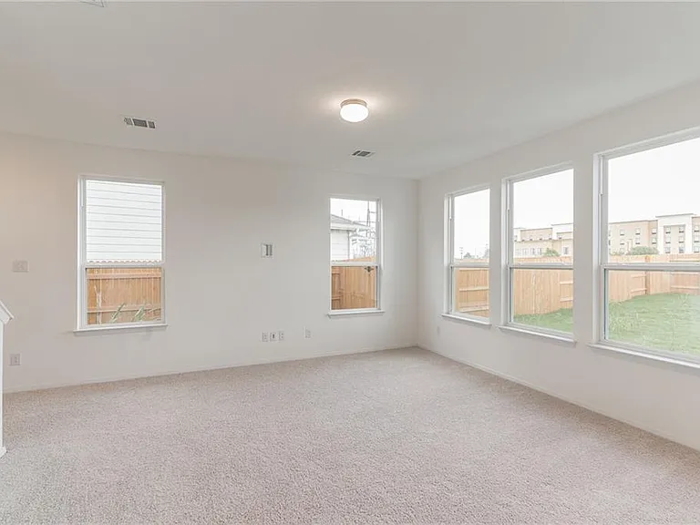 233 Trailside Ln — Photo 10