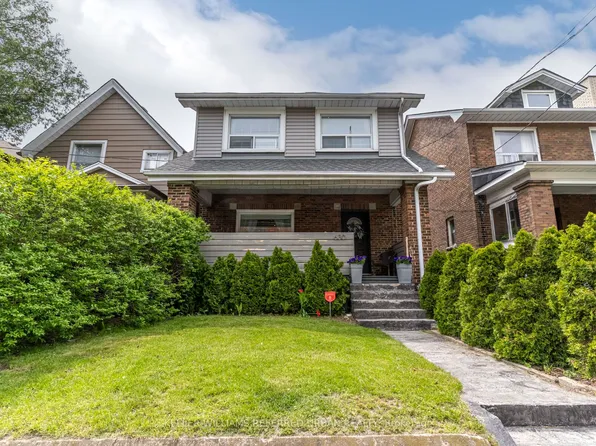630 Runnymede Rd, Toronto, ON M6S 3A2