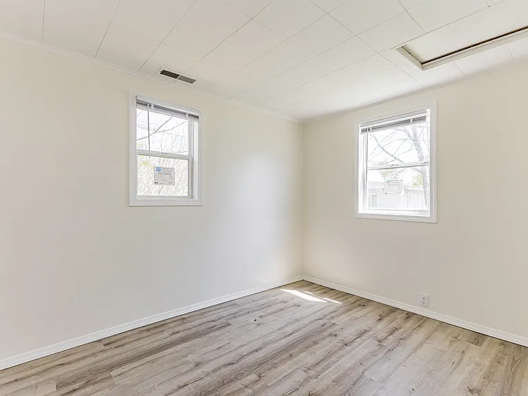 2104 N Hollywood Ave — Photo 10
