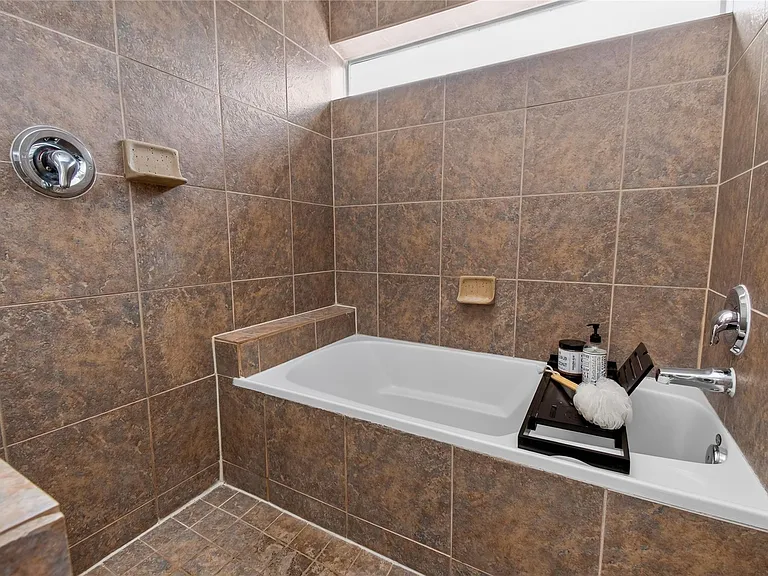 6916 Yellowstone Way Dr — Photo 30