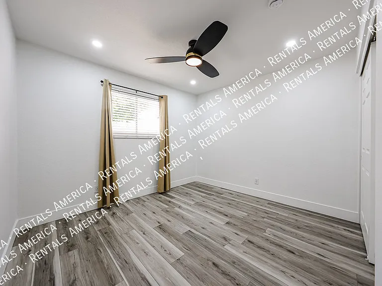 3837 W Acapulco Ln — Photo 21