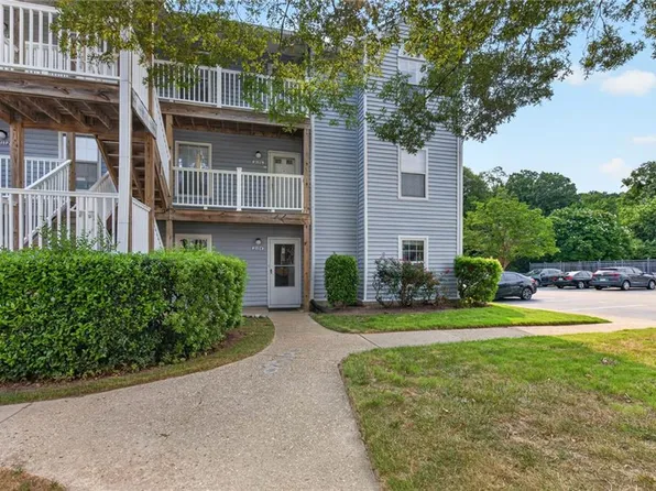 2104 Retreat Ct, Virginia Beach, VA 23454