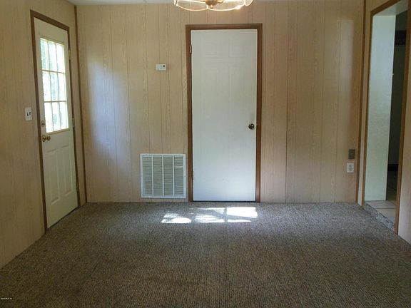 4th image of 1205 NE 32nd Pl