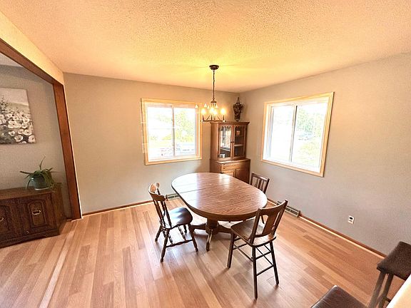 5th image of 1025 9th St SW