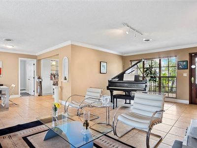 1810 NE 41st St, Oakland Park, FL, 33308