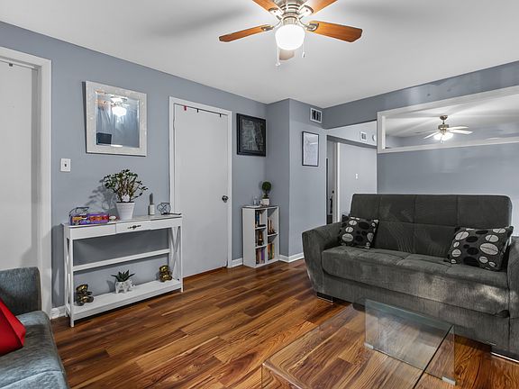 3rd image of 4235 N Lawndale Ave Unit 1
