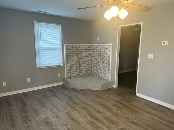 2nd image of 204 Daniels St
