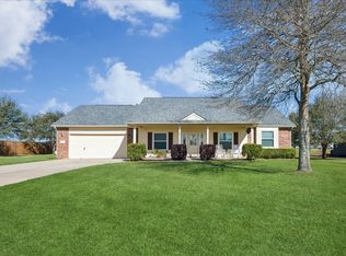 2695 Settlers Way Dr, Sealy, TX 77474