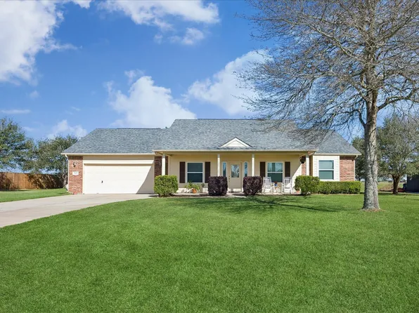 2695 Settlers Way Dr, Sealy, TX 77474
