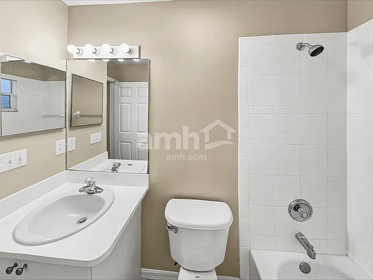 1668 SE Nancy Ln — Photo 13