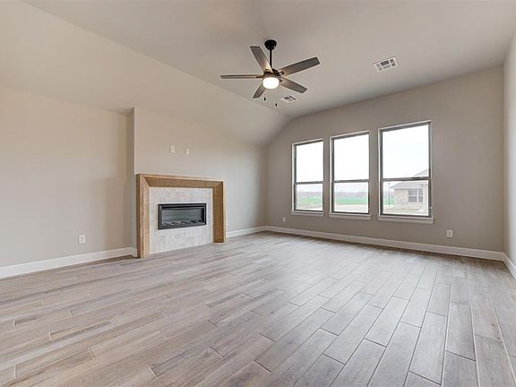 4th image of 632 Honey Springs Ln