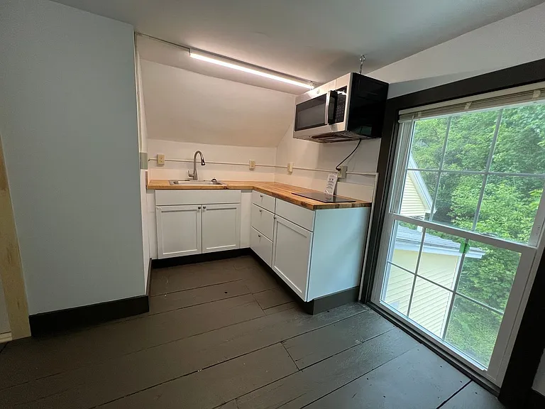 22 Mineral St — Photo 2