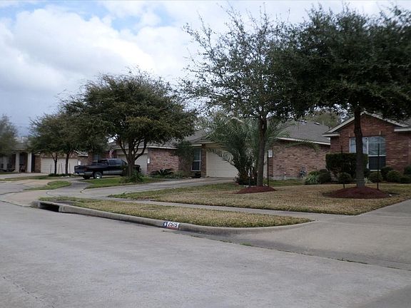 3rd image of 2511 Village Square Dr