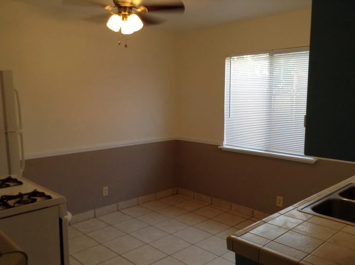 kitchen area - 1321 Minnewawa Ave