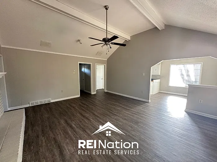 3 bed, 2.0 bath, 1355 sqft, $1,550 — Photo 4