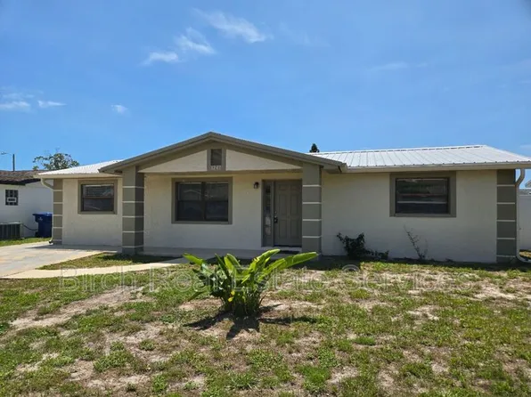 1247 Chelsea Ln, Holiday, FL 34691