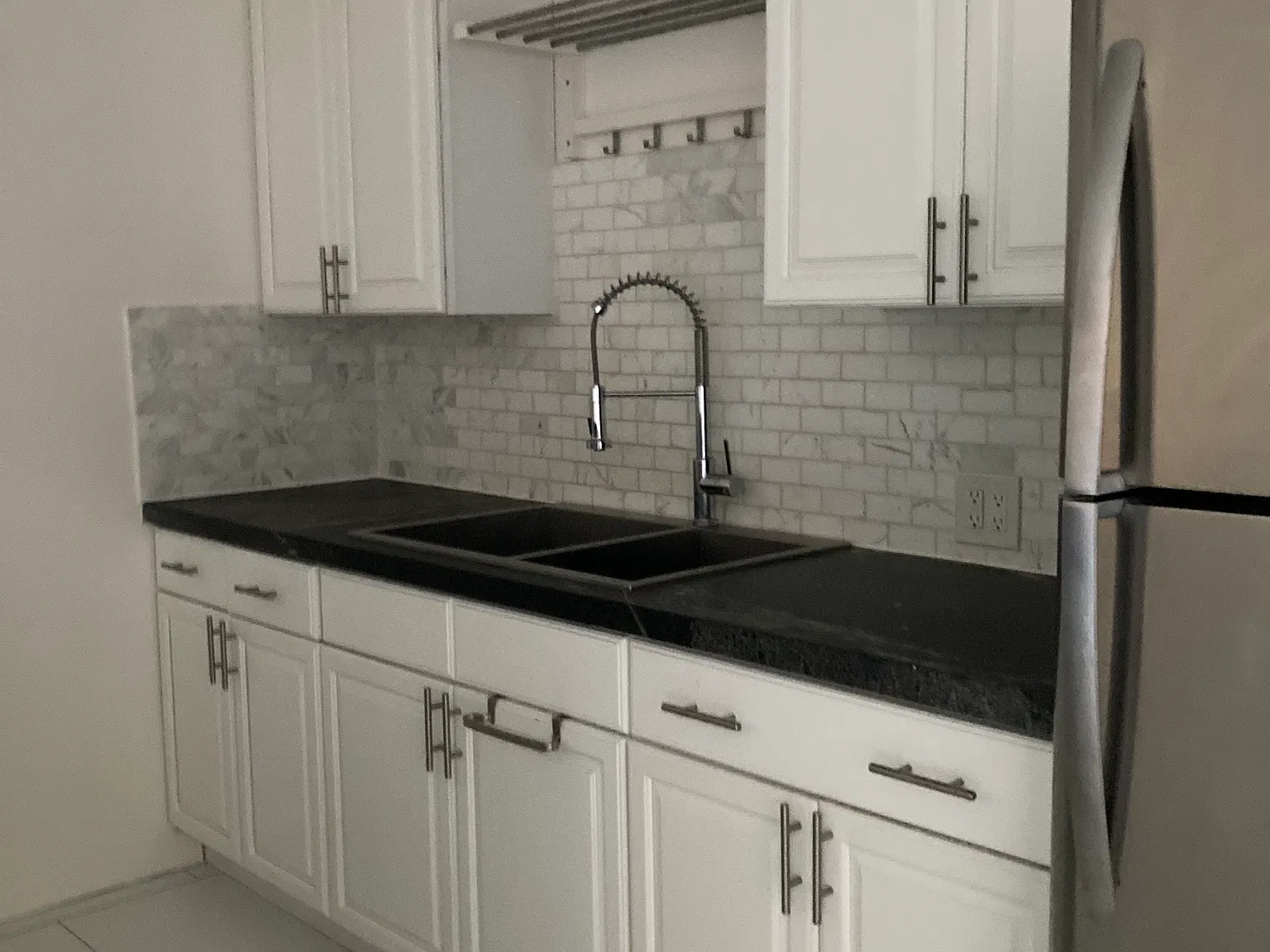 1 bed, 750 sqft, $2,100 — Photo 2