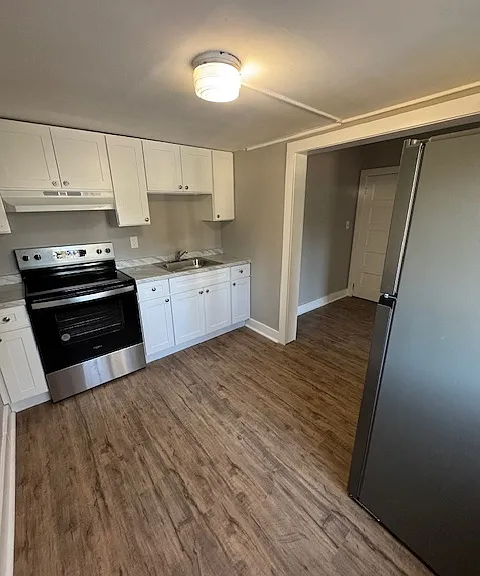 206 E Maple Rd #C — Photo 1