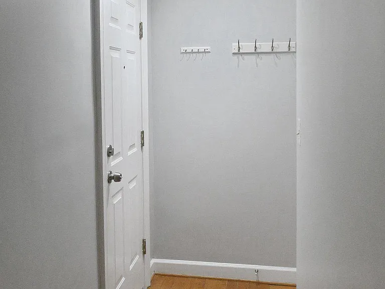 1815 A St SE #101 — Photo 11