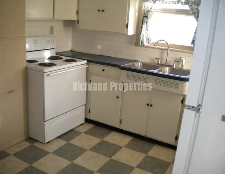 1422 S Sneed Ave — Photo 3