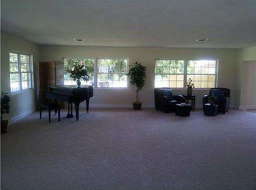 4th image of 831 Jasmine Way S