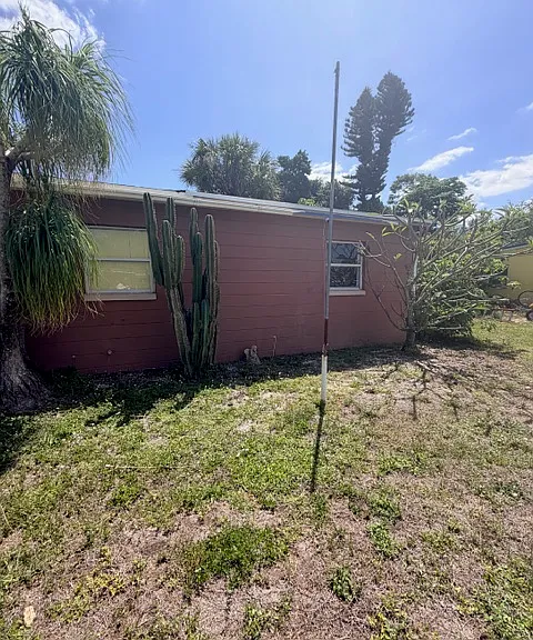 936 Lakeview Dr — Photo 15