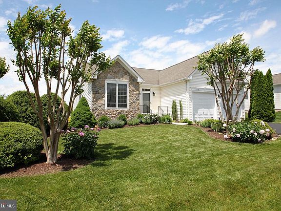 3rd image of 479 Kearns Dr