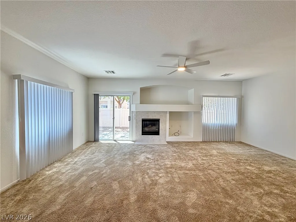 3 bed, 2.5 bath, 1610 sqft, $1,900 — Photo 3