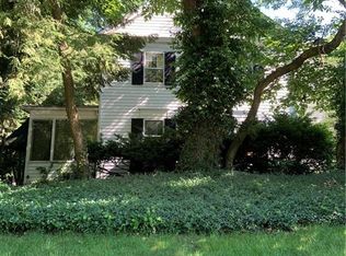21144 Aberdeen Rd, Rocky River, OH 44116