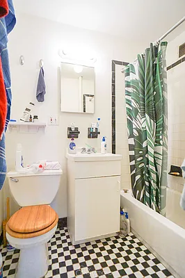 Rented by City Connections Realty | media 19