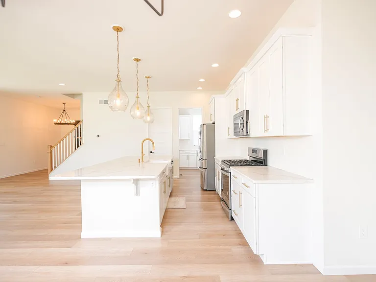 245 Hollyhock Dr — Photo 16