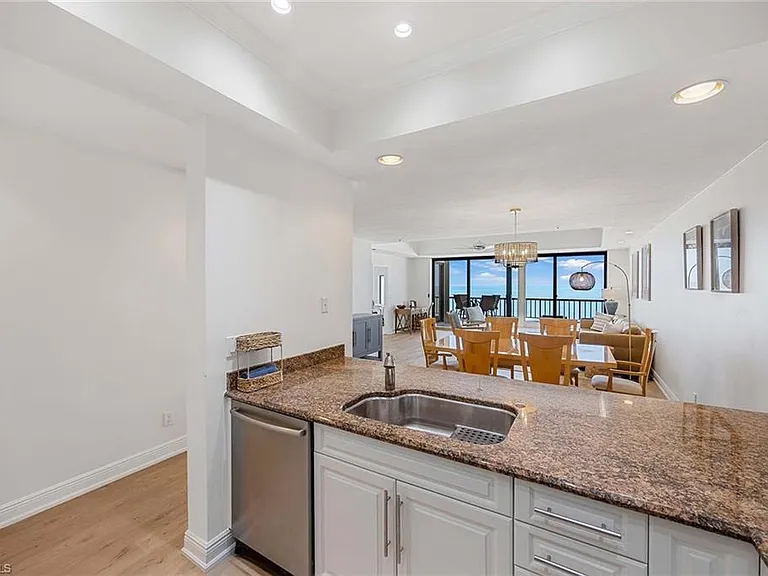 100 N Collier Blvd #Penthouse 5 — Photo 12