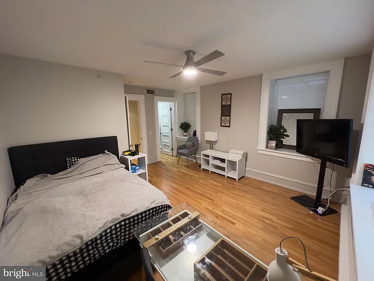 2126 Locust St #1R — Photo 46